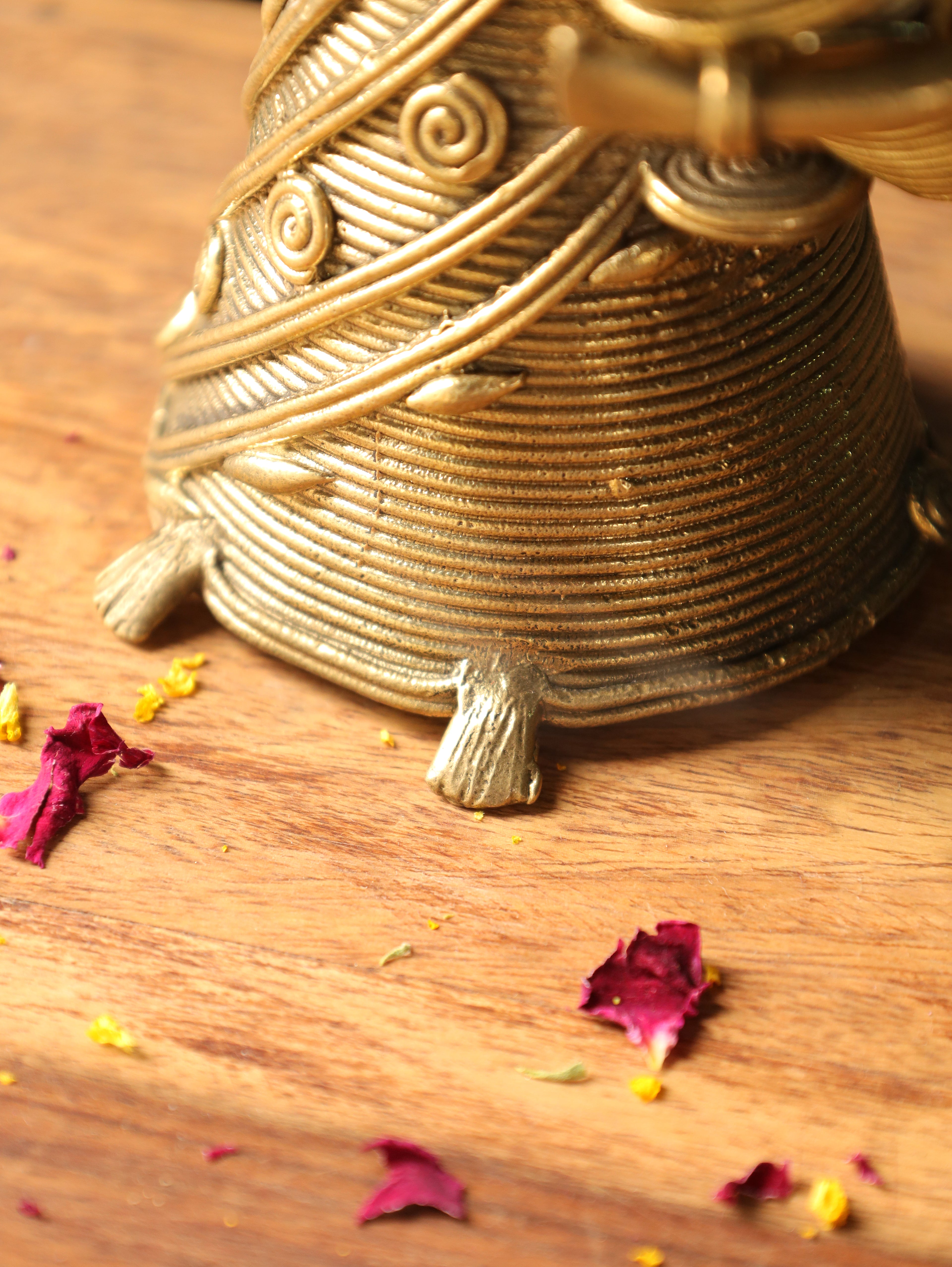 Tribal Lady Dhokra Pen Stand