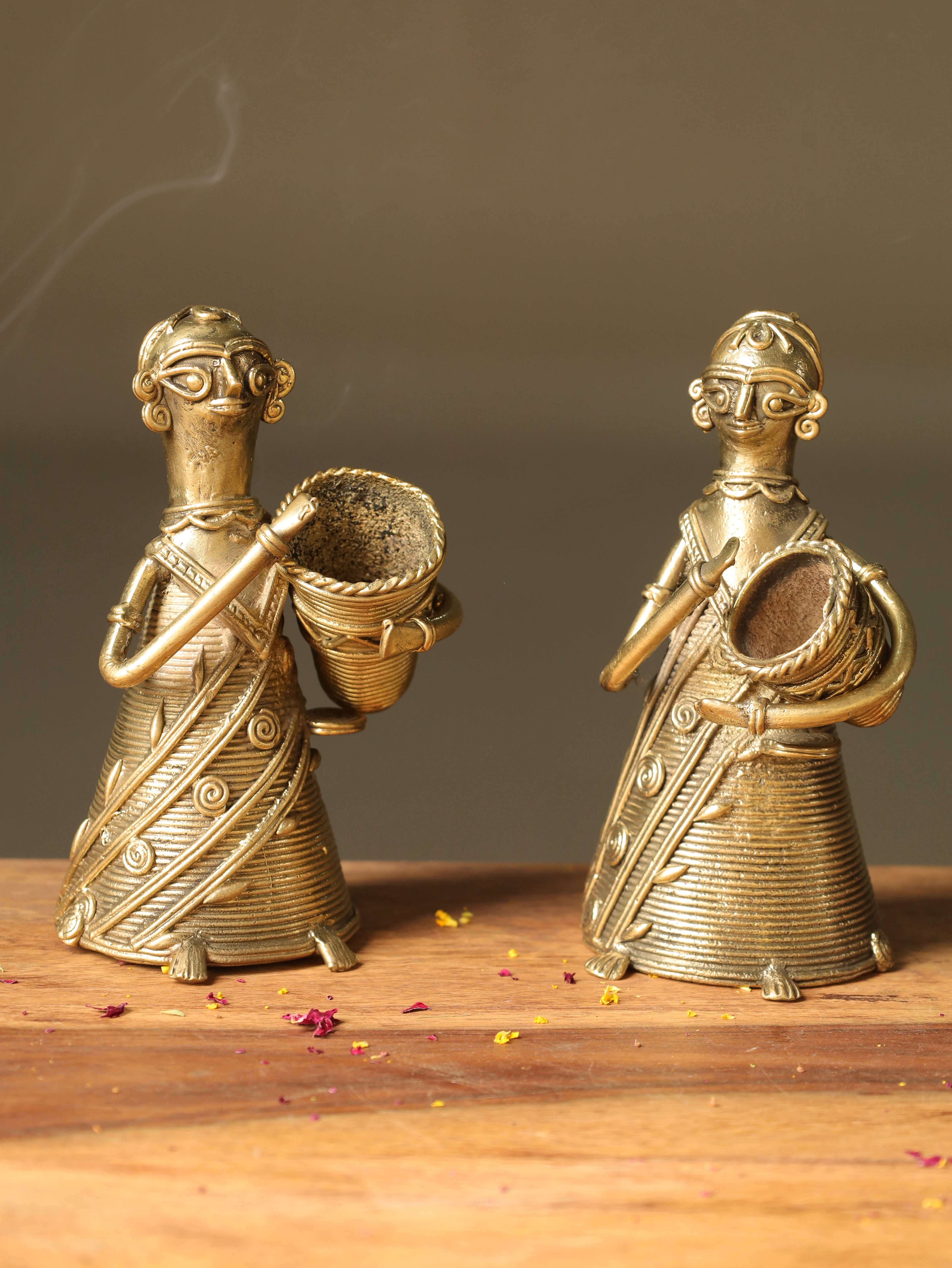 Tribal Lady Dhokra Pen Stand