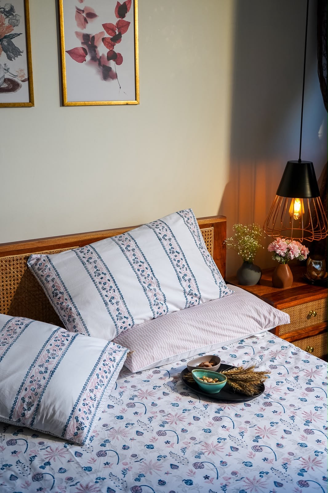 Soft Bloom Bedsheet & Dohar Set