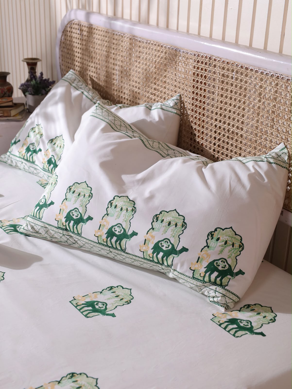 A Quiet Place Bedsheet &amp; Dohar Set