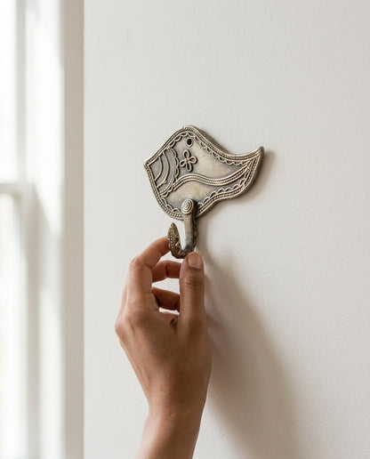 Dhokra Shankh Key Holder