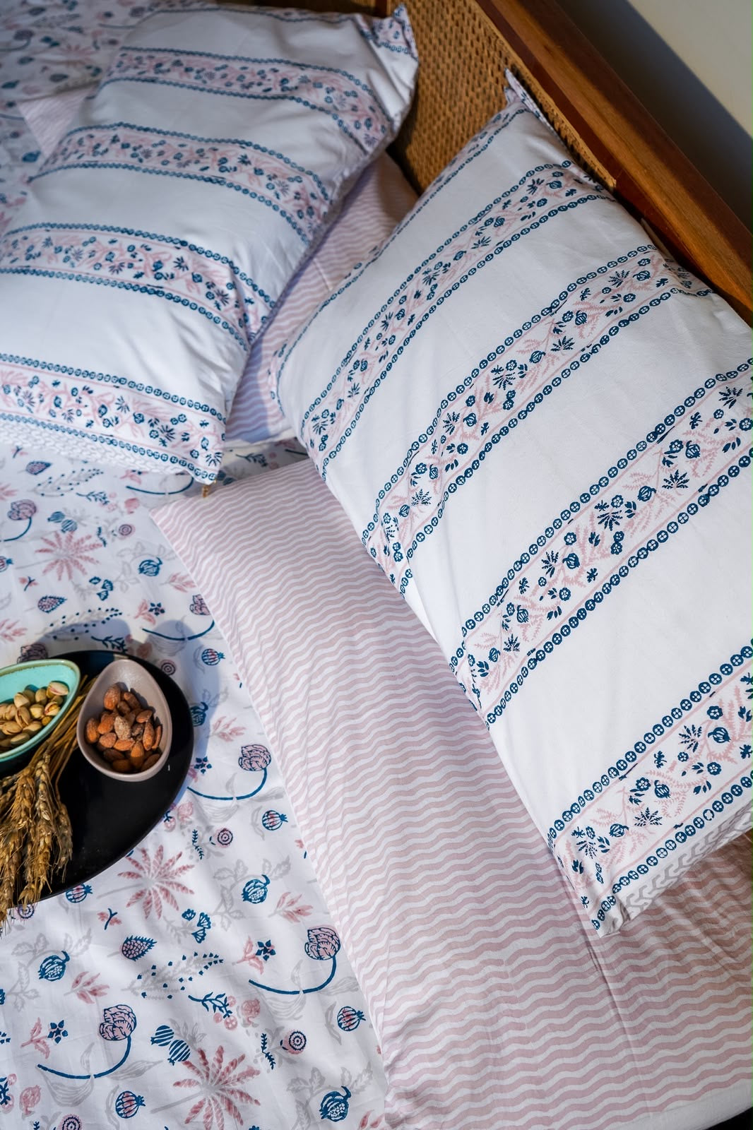 Soft Bloom Bedsheet &amp; Dohar Set